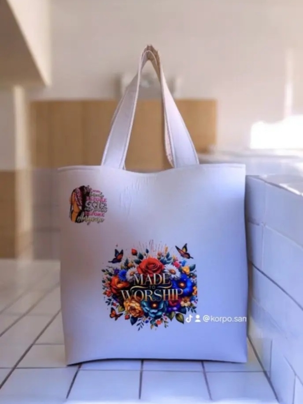 White Floral 'Made to Worship' Tote Bag